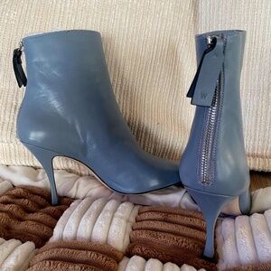 Stuart Weitzman  Juniper Ankle Boots